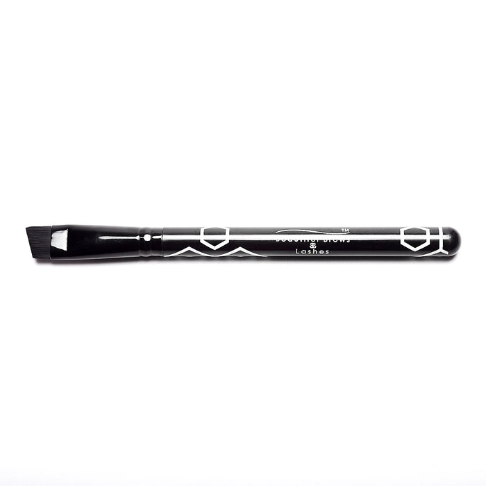 MEDIUM ANGLED DEFINER BRUSH