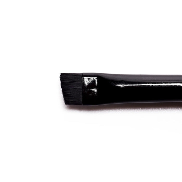 SMALL ANGLED DEFINER BRUSH